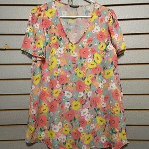 Heimish USA Medium Peach Floral Shirt Sleeve Blouse Shirt Top V Neck